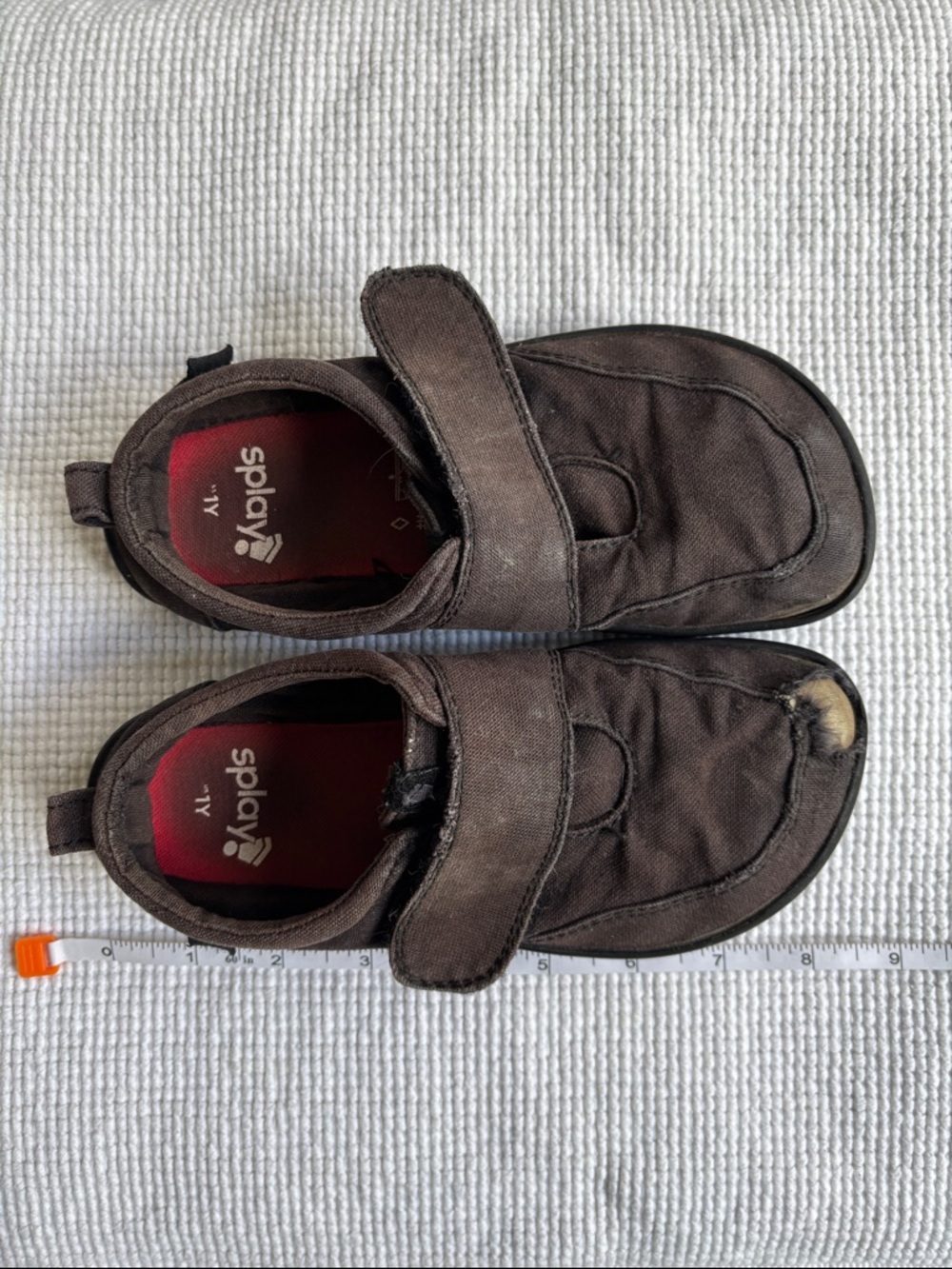 Splay barefoot sneaker 1Y